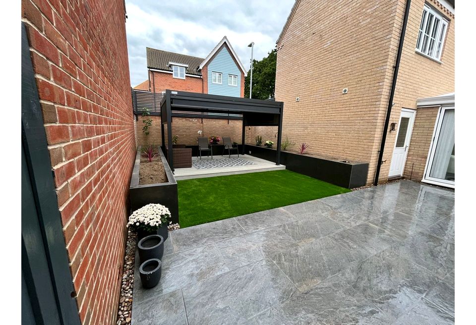 Low maintenance Modern garden - Norwich 